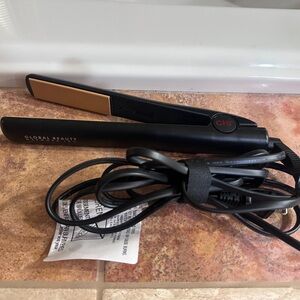 Like brand new CHI Black and Gold Hair Straightener